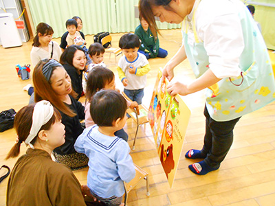 5月のなかよしいちご組の様子