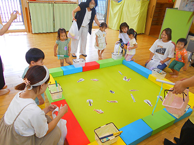 松島町なかよしいちご組ミニなつまつりの様子