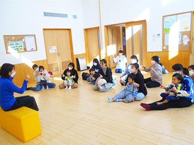 読み聞かせの様子