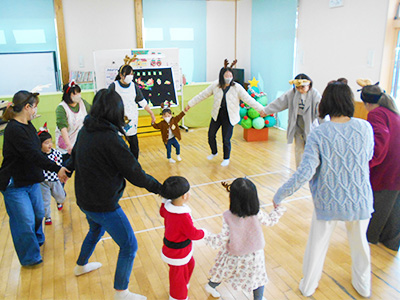 フォークダンスの様子