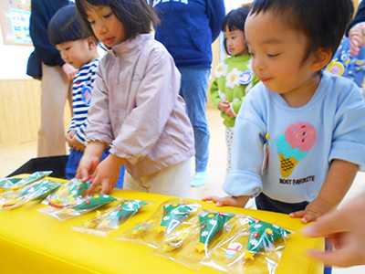 読み聞かせの様子2