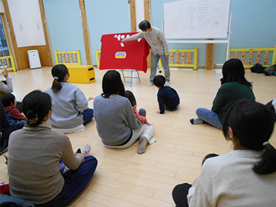 読み聞かせの会の様子
