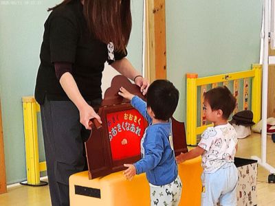 読み聞かせの様子２