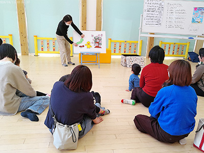 読み聞かせの様子