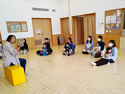 読み聞かせの会の様子